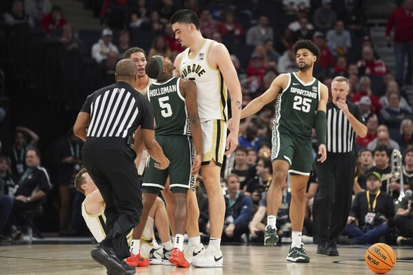 Michigan state outlet basketball news